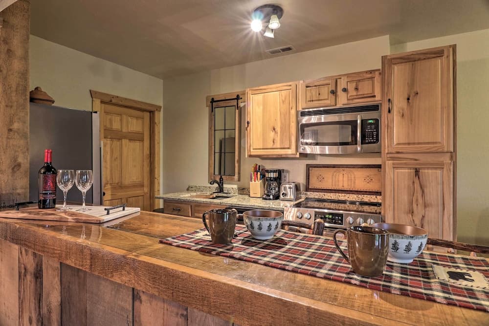 Cozy Whittier Retreat w/ Porch & Mtn Views!