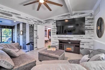 Modern Seminole Home w/ Patio, 3 Mi to Beach!