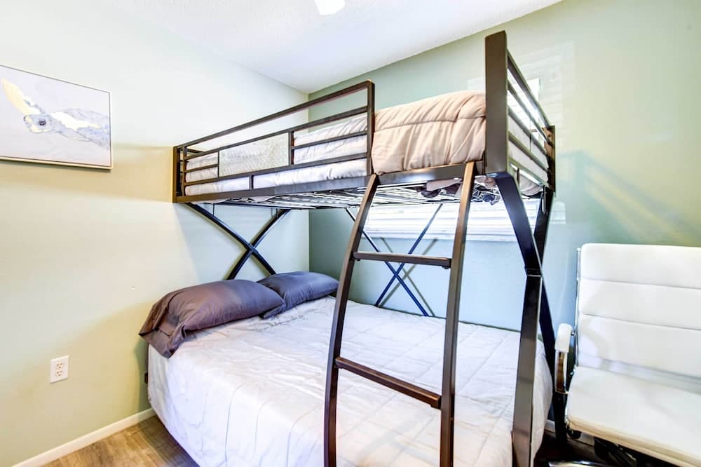 Single-story Home ~ 8 Mi to Bradenton Beach