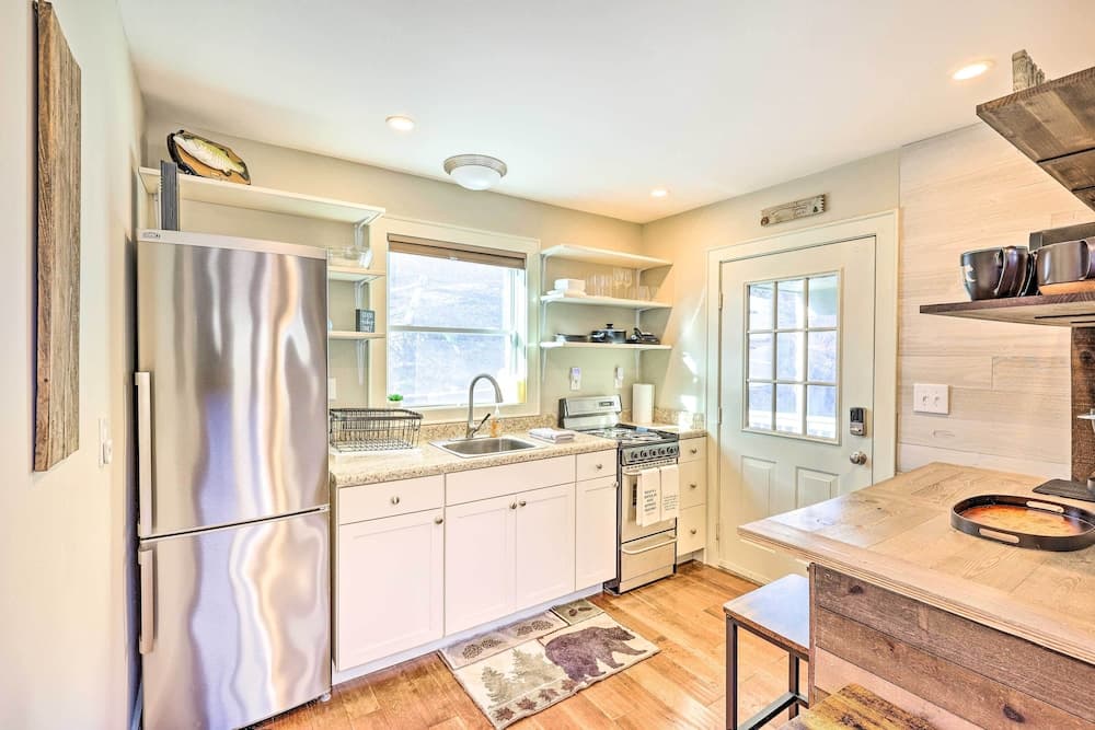 Charming Riverfront Cabin w/ Yard & Porch!