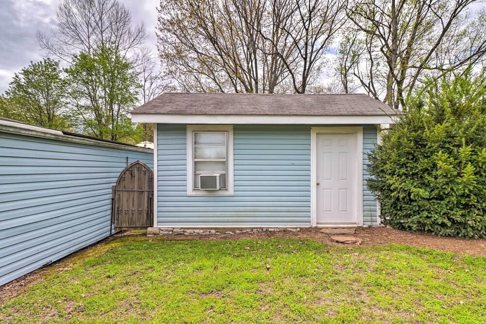 Rainbow Island Cabin Near Hiking & Fishing!