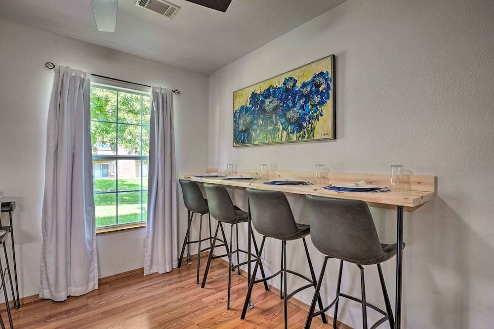 'the Bungalow at Fall Creek' - Walk to Lake!