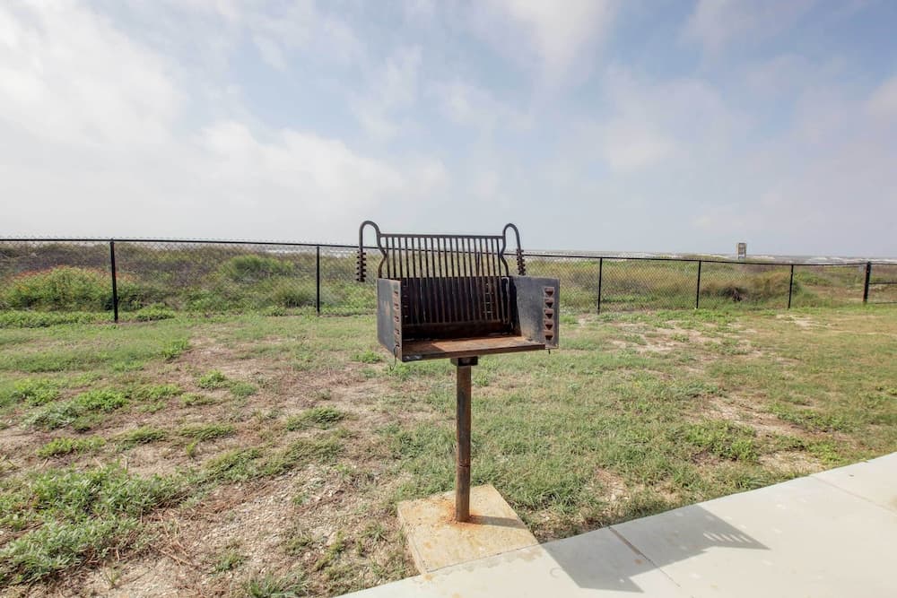 Gilchrist 'EZ Street Beach House' w/ Gulf Access!