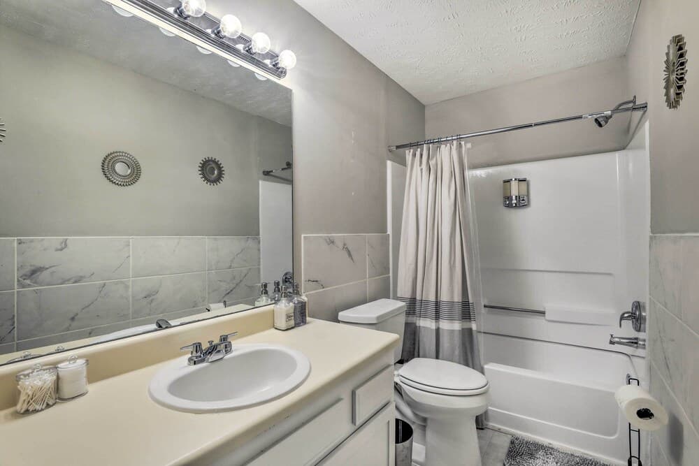 Atlanta Home w/ Fireplace < 7 Mi to Downtown!