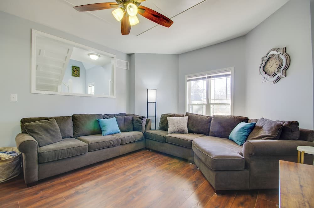 Warrensburg Home, Close to Downtown!