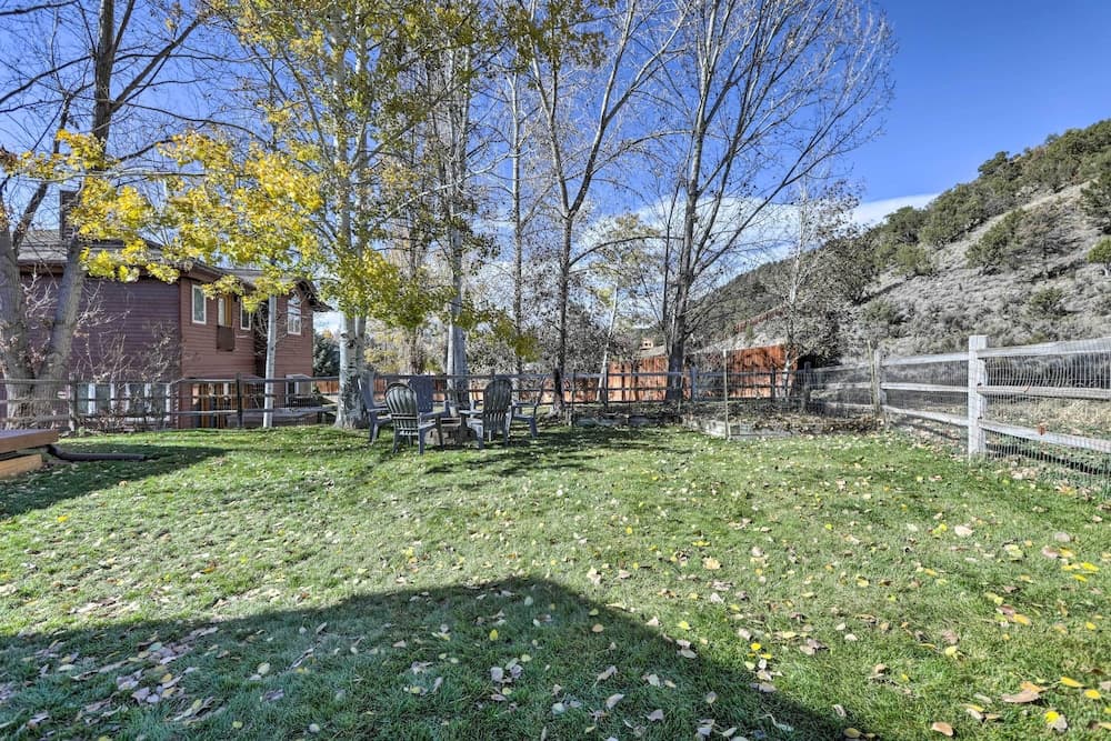 Cozy Carbondale Escape w/ Deck & Grill!