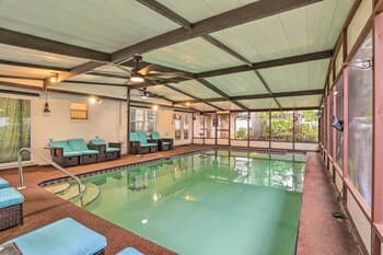 Pet-friendly Largo Home w/ Pool!