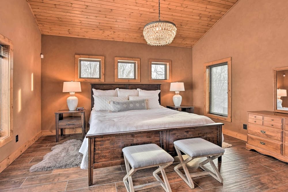 Lakefront Cabin Retreat, 2-acre Lot w/ Deck!