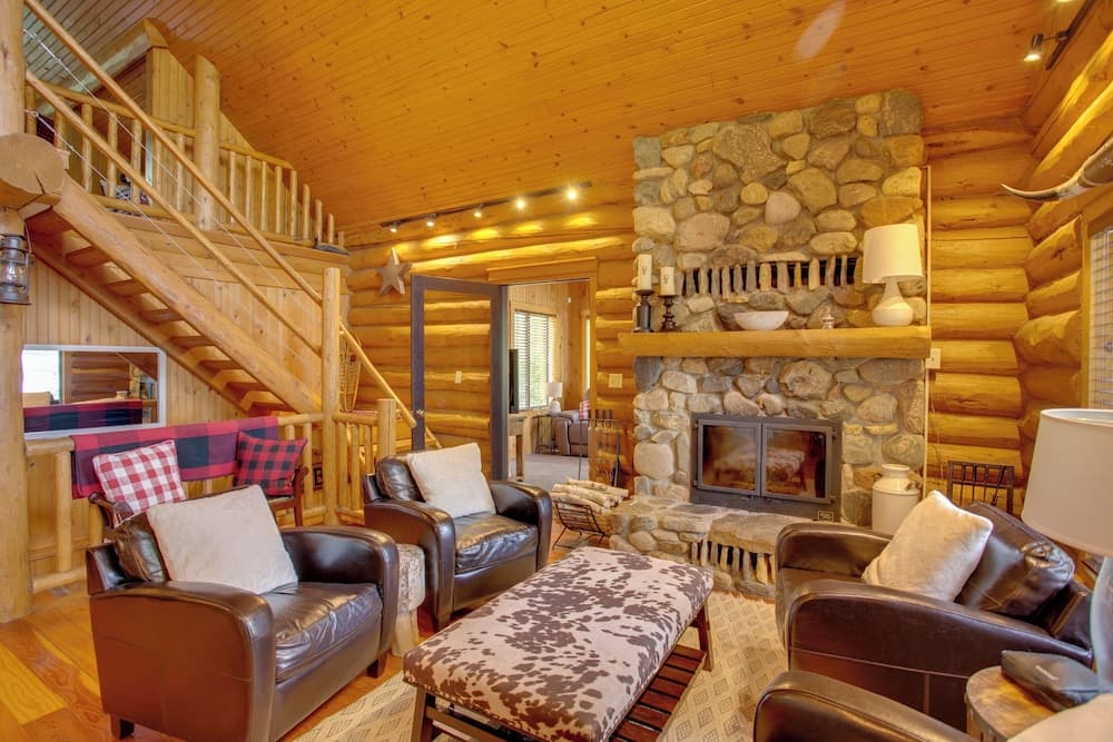 Lakefront Cabin Retreat, 2-acre Lot w/ Deck!