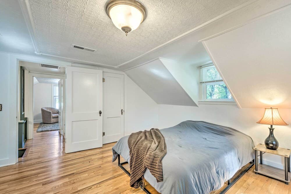 Cozy Grants Pass Home, Walk to Riverside Park