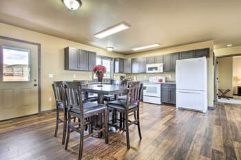 Spacious & Secluded Helena House 5 Miles Downtown!