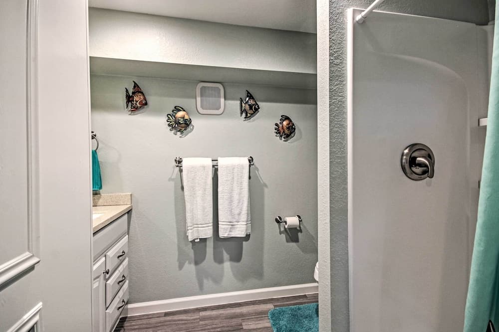 Waterfront Haven w/ Grill - 9 Mi to Surfside Beach