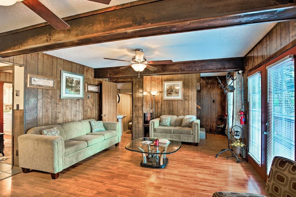 Ruidoso Downs Cabin W/deck < 3 Miles to Race Track