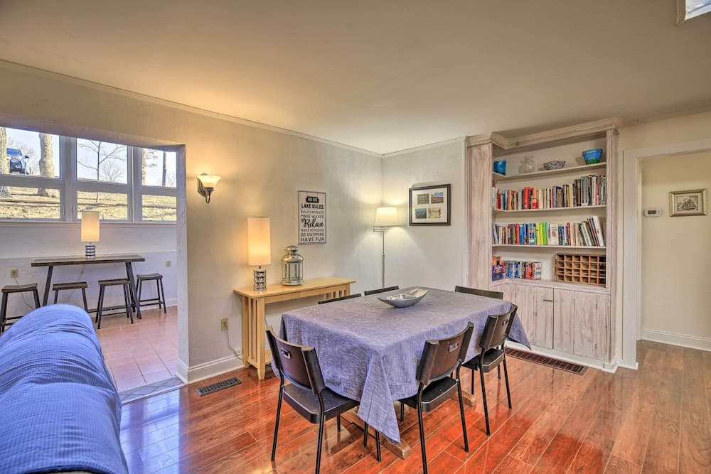 Pet-friendly Cabin w/ Dock on Claytor Lake!