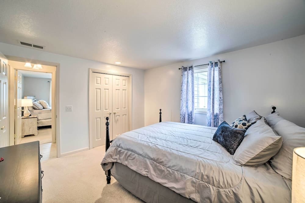 Family-friendly Lake Wawasee Home w/ Deck