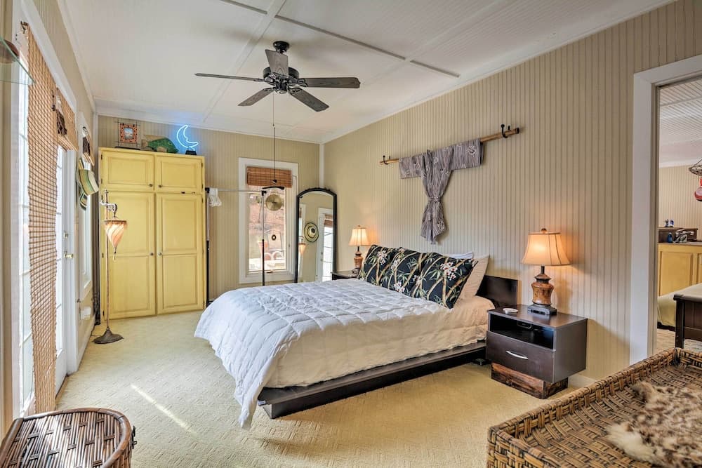 Floating 'cabana Exotica' on Grand Lake w/2 Docks!