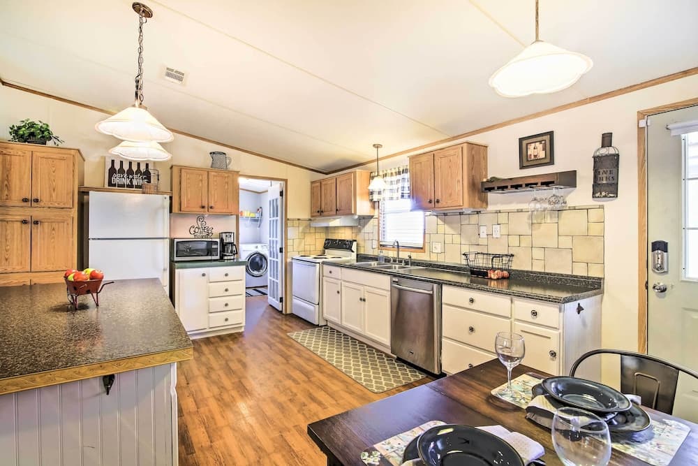 Private Hill Country House w/ Deck on 7 Acres!