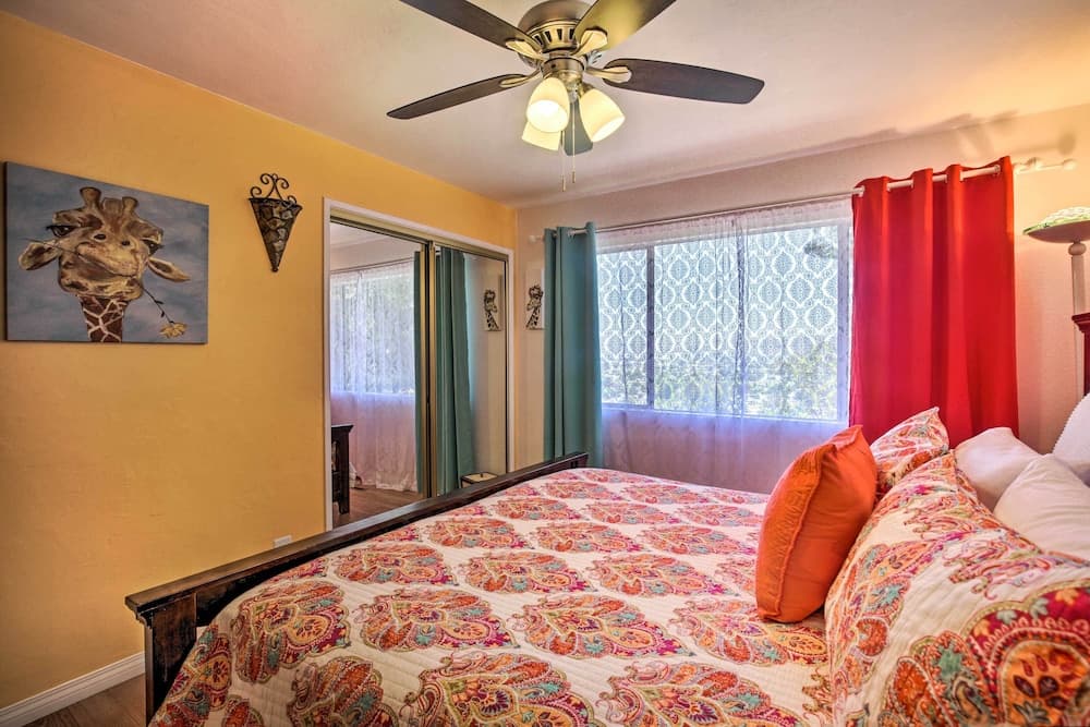 Colorful El Cajon Gem: Deck, Garden & Valley Views