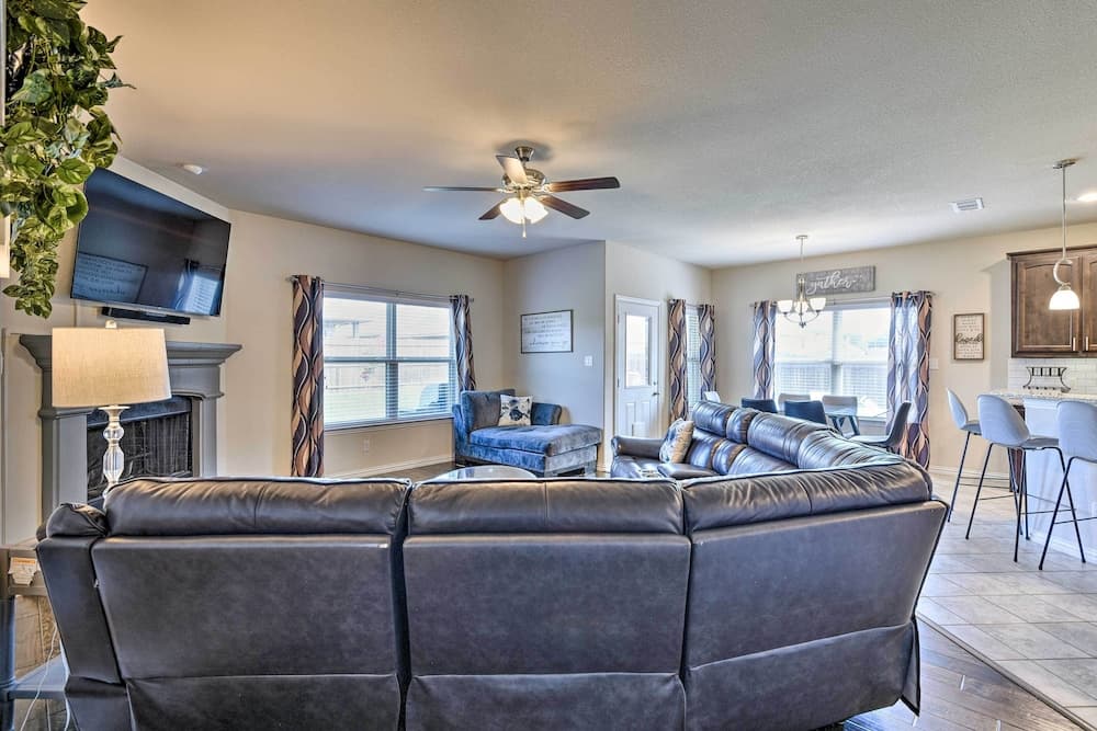 Spacious Ennis Home w/ Huge Family Backyard!