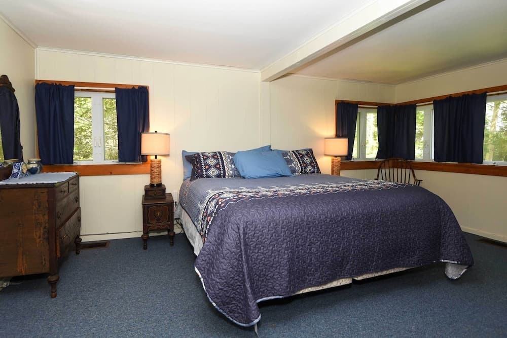 Life on the Lake With Private Dock & Fire Pit!