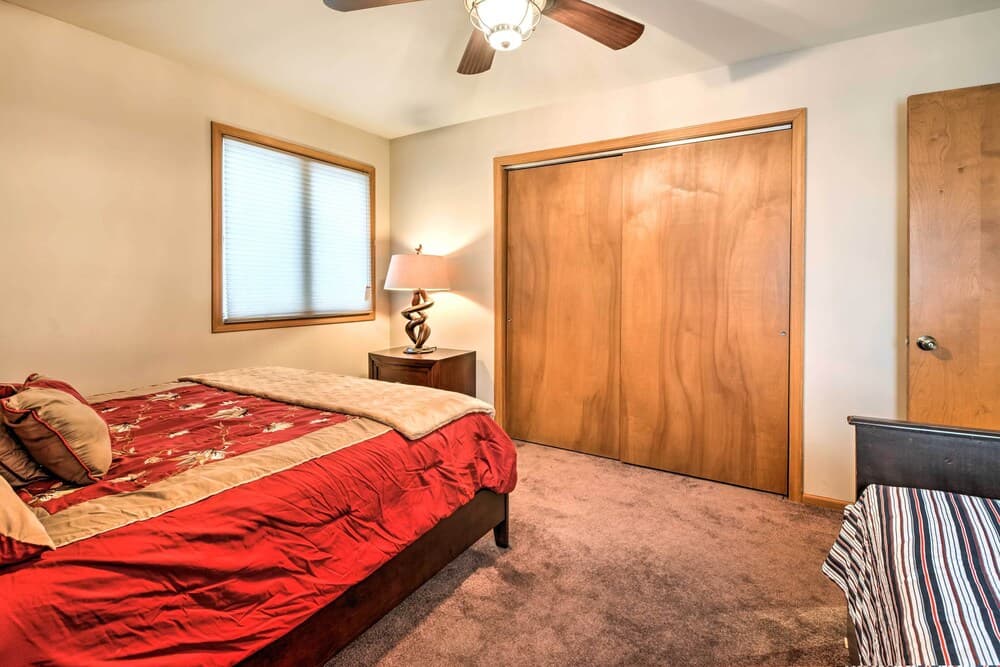 Lake Harmony Resort Home w/ Deck + Fire Pit!