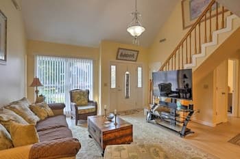 Myrtle Beach Home w/ Screened Patio: Walk to Beach