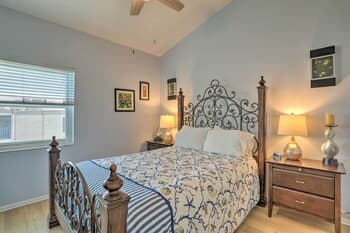 Sunny Indian Shores Condo - Close to Beach!