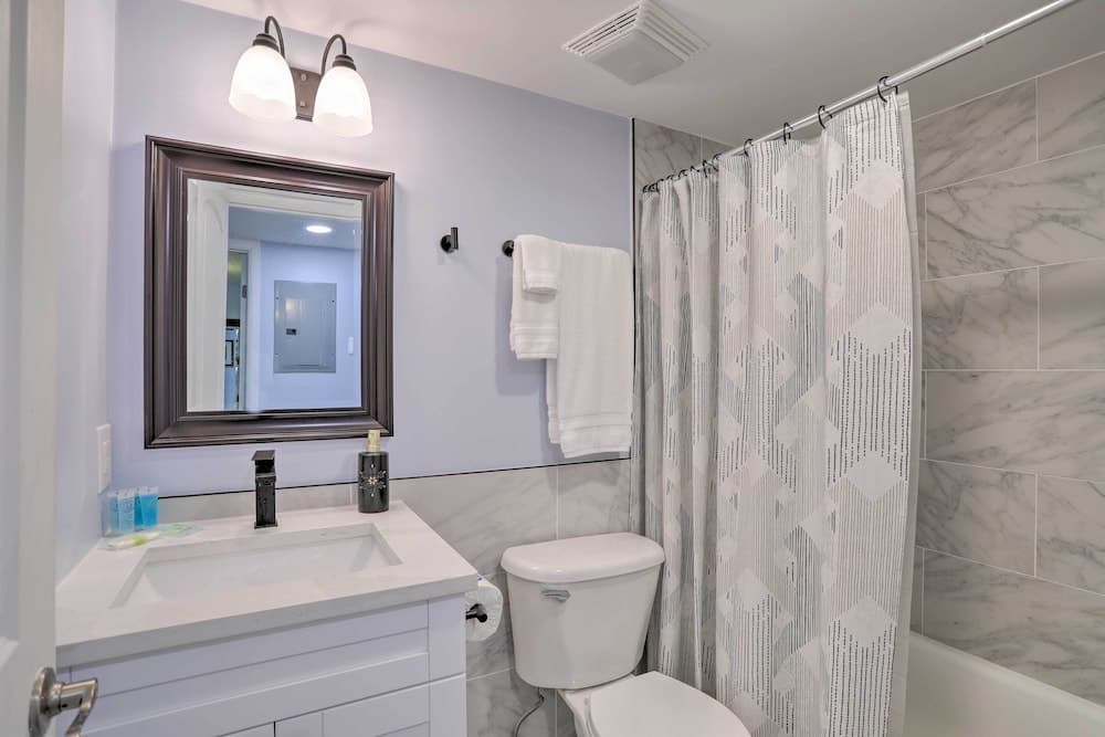 Sunny Indian Shores Condo - Close to Beach!