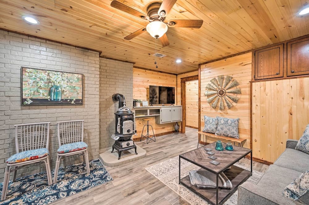 Lavish Broken Bow Home on 6 Acres w/ Hot Tub!