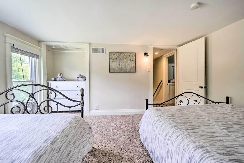 Quiet Rockbridge Cottage ~ 4 Mi to Hocking Hills!