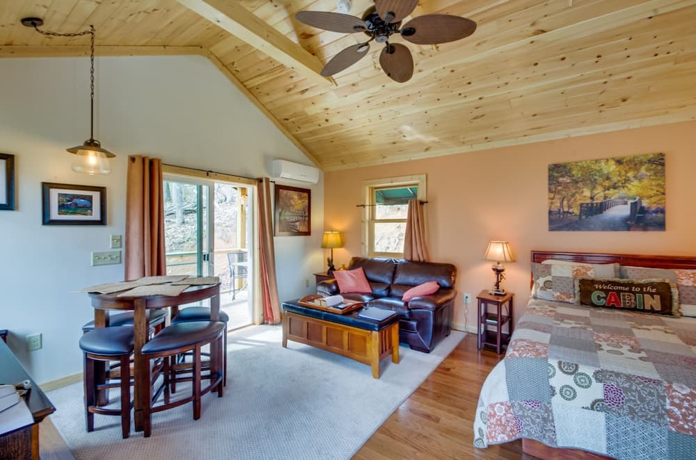 Superb Bryson City Studio Cabin W/hot Tub & Patio!