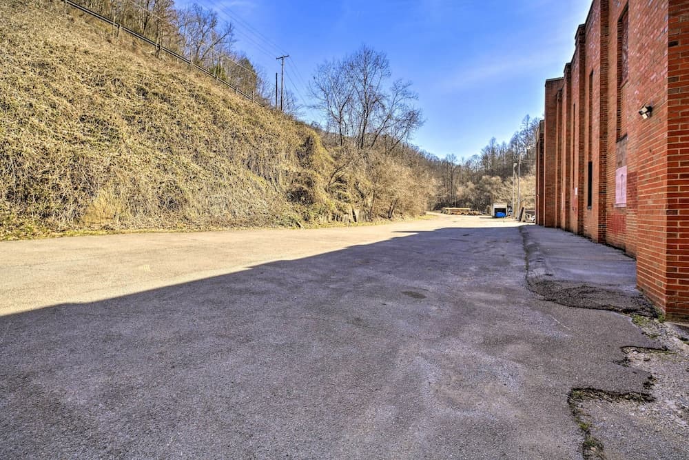 Unique 'old Schoolhouse ATV Retreat' in WV!