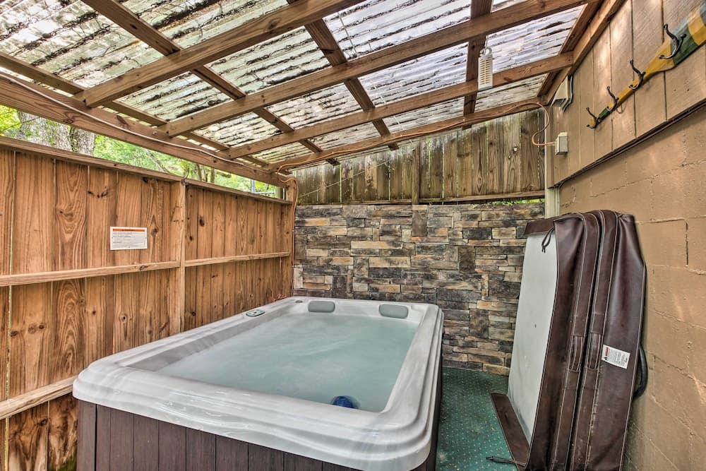 Cozy Cabin on Tenn River - 10 Mi to Chattanooga!