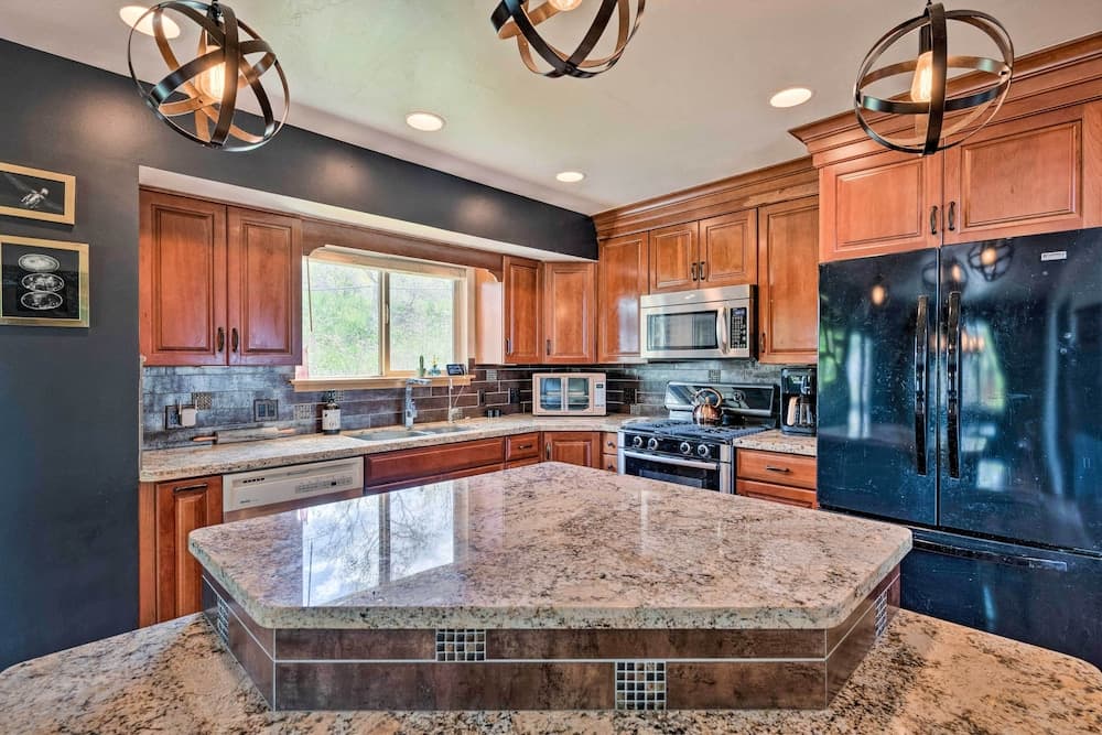 Eclectic Salt Lake Home With 2 Decks + Fire Pit!