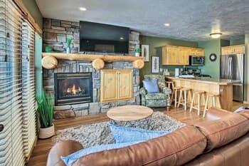 Cozy Eden Condo in Wolf Creek Resort!