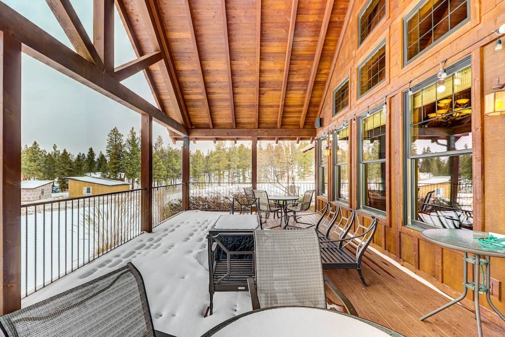 Beautiful Eureka Cabin Rental on Golf Resort!