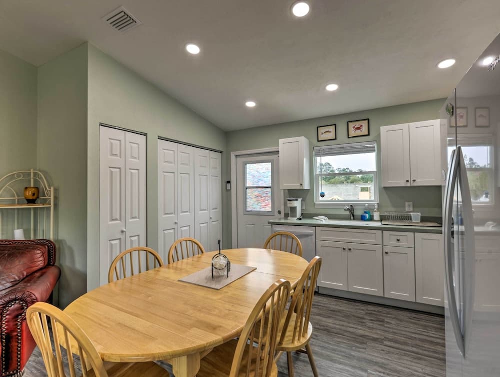 Family-friendly Home, Walk to Steinhatchee River!