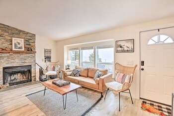 Cozy Idaho Springs Cabin w/ Private Hot Tub!