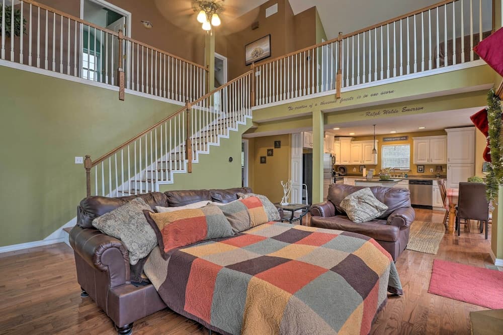 Hot Tub & Wooded Views: Lakefront Blue Eye Cottage