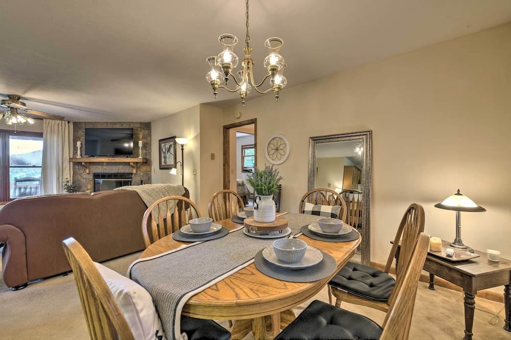 Mountainside Waynesville Hideaway w/ Fire Pit