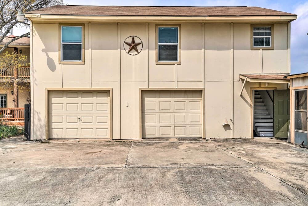 Cozy San Antonio Home ~ 15 Mi to Downtown!