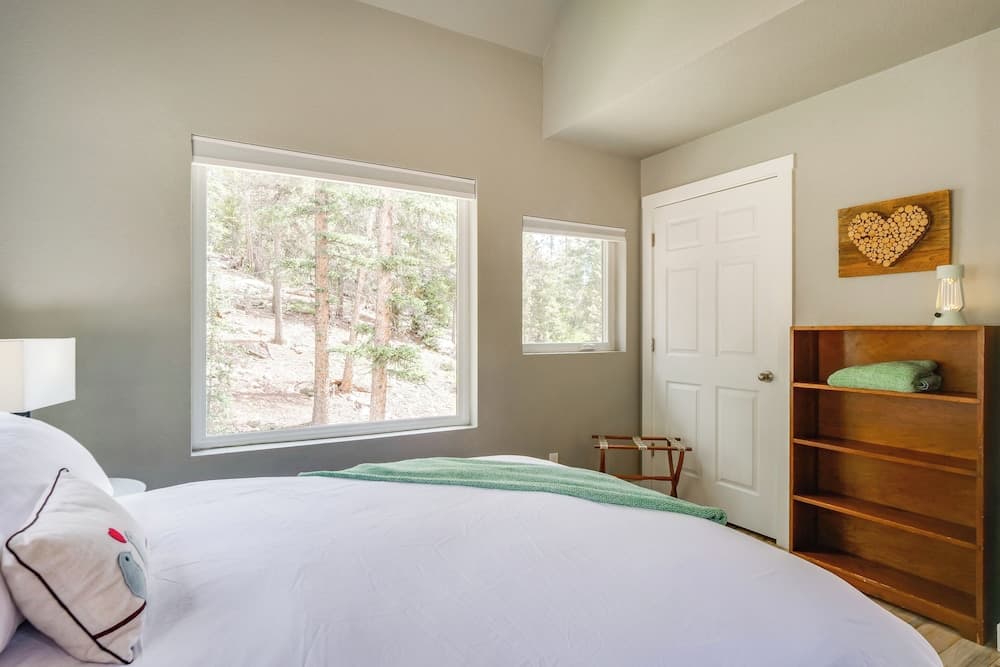 Private Deck: Secluded Fairplay Cabin