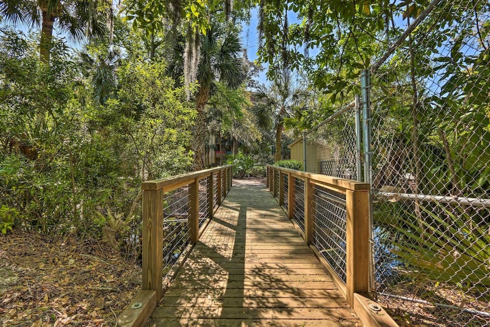 Hilton Head Island Retreat: Steps to Beach!