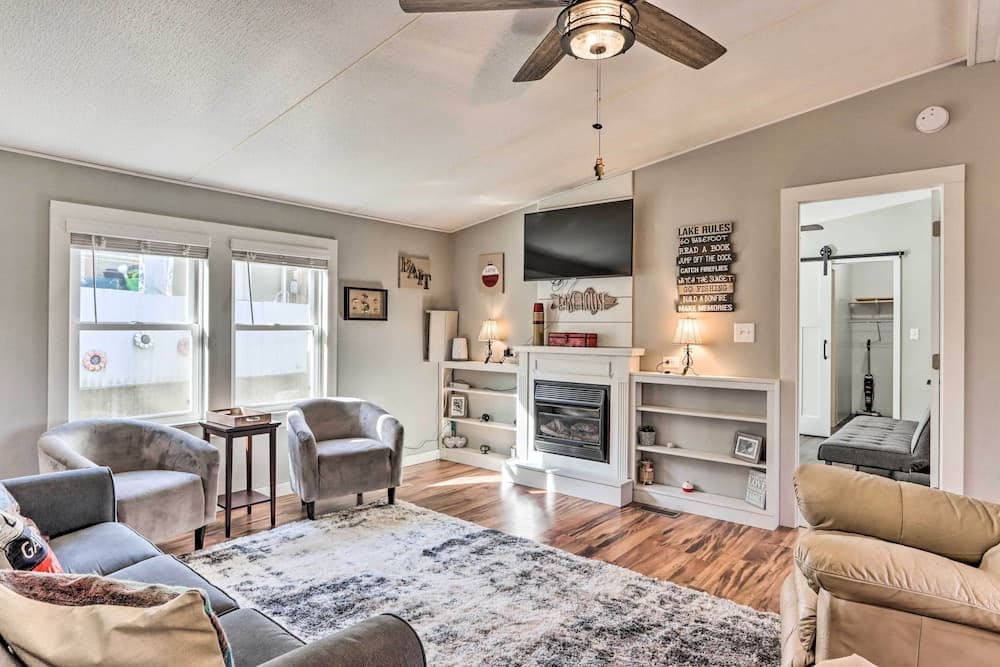 Pet-friendly Flemington Home w/ Lake Access!