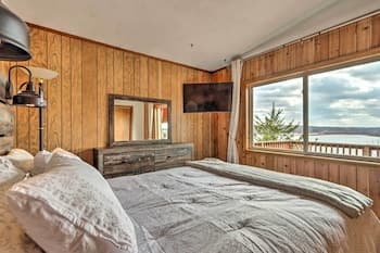 Lakeside Home w/ Deck: Near Hunting & Fishing