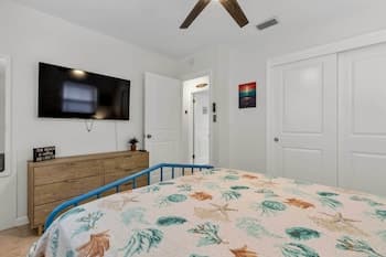 Seminole Home w/ Gorgeous Outdoor Dining Area