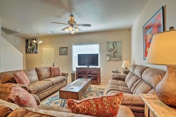 Quiet & Updated Kanab Townhome - Near Zion NP