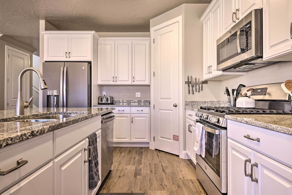 Washington Family Getaway: Hike, Golf, & Kayak!