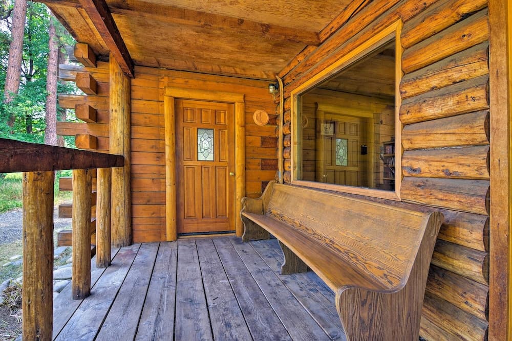 Rustic Idaho Cabin < 10 Mi to Payette Lake!