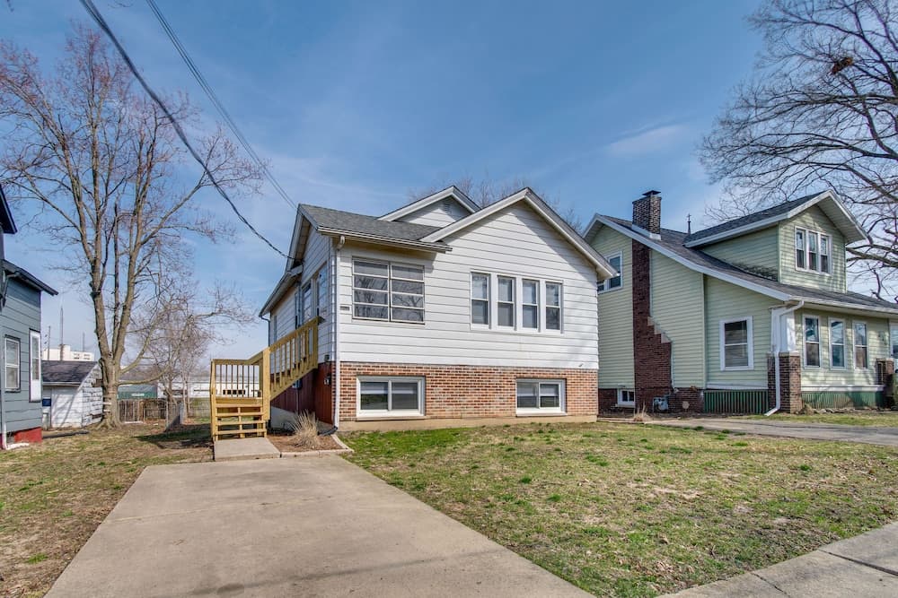 Upper-level Bloomington Apartment Near ISU Campus